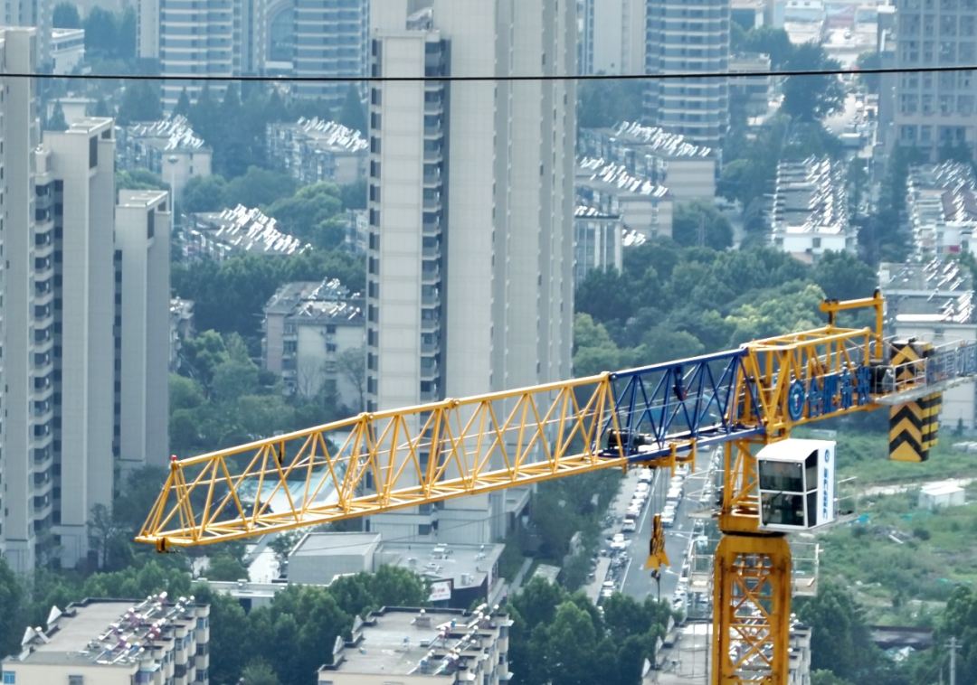 塔吊顶端.图源:安徽消防