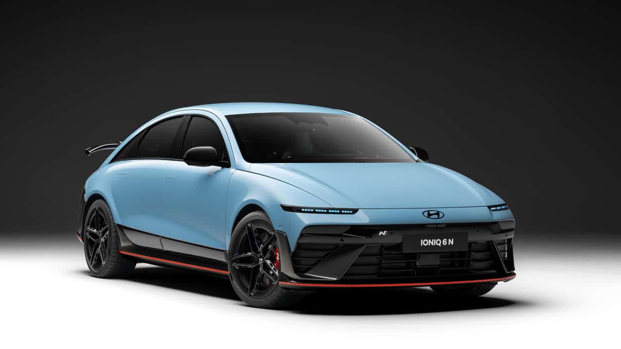 新型现代高性能电动汽车Ioniq 6 N可用。您可以模