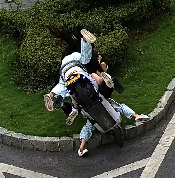 ĸŮ綯гɫУǽڼڱɡ 8֩롱