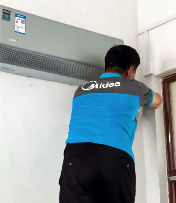 安装中的“无风感”空调