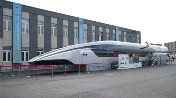 我国家高速的高速高速列车:600 km/h,超级科幻小