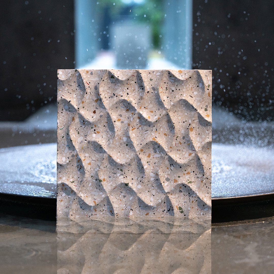 △东鹏瓷砖、生态石、生态软瓷等产品,以设计赋能空间,广泛服务于品质人居、现代公建与艺术展陈。