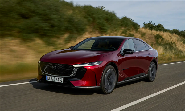 全国销售额以超过370,000元的售出，马自达6e解放