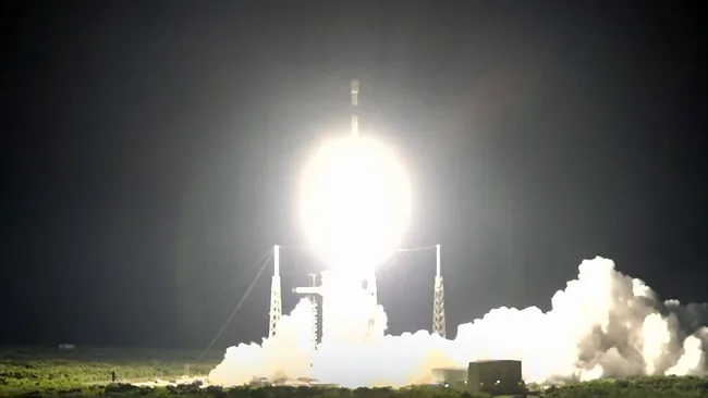 SpaceX设法从其测量轨道上射击神秘的卫星