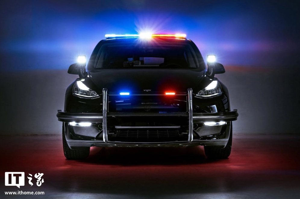 ▲ Unplugged 改装公司推出的定制版特斯拉警车
