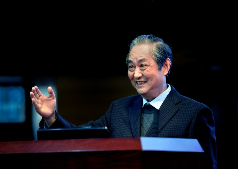 马远良院士正在做学术报告。西北工业大学宣传部供图