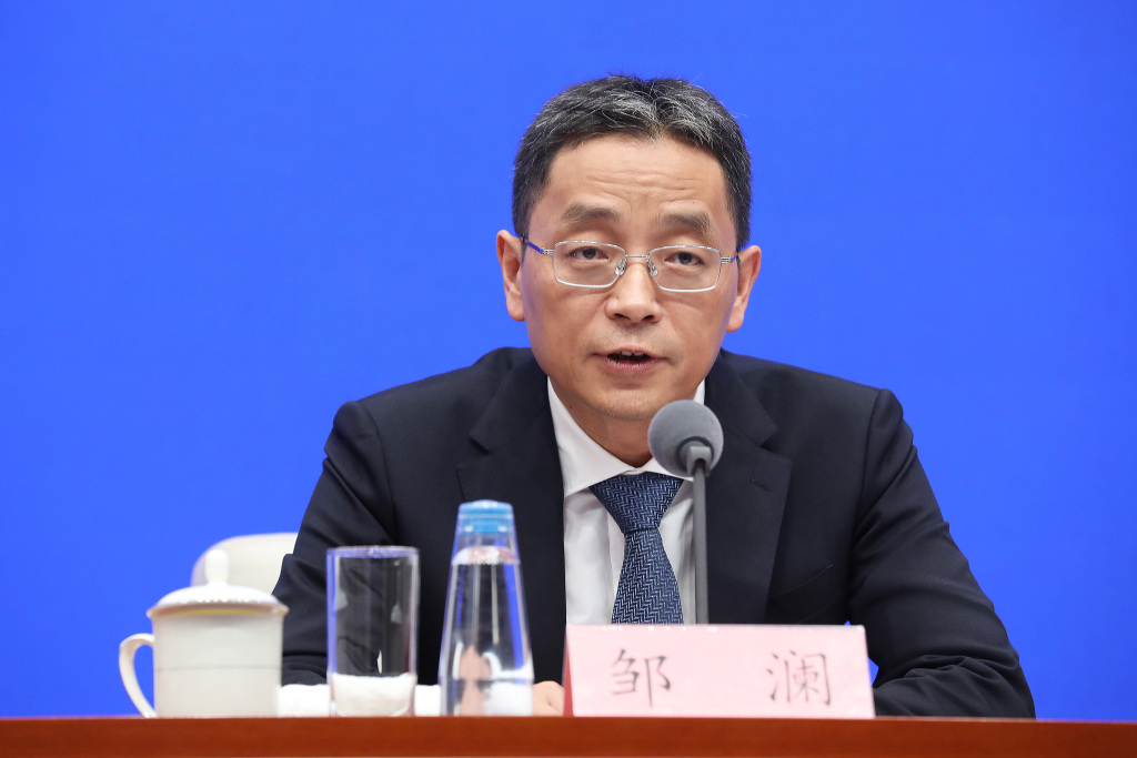 央行副行长:下半年中美货币政策周期错位将得到改善,中美利差趋于收窄