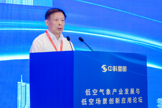 中国气象服务协会会长 许小峰　　