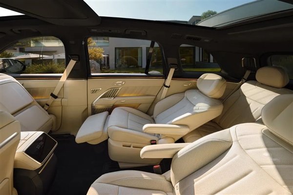 著名的博客作者陈恩：莱多·L90座位比劳斯莱斯闪