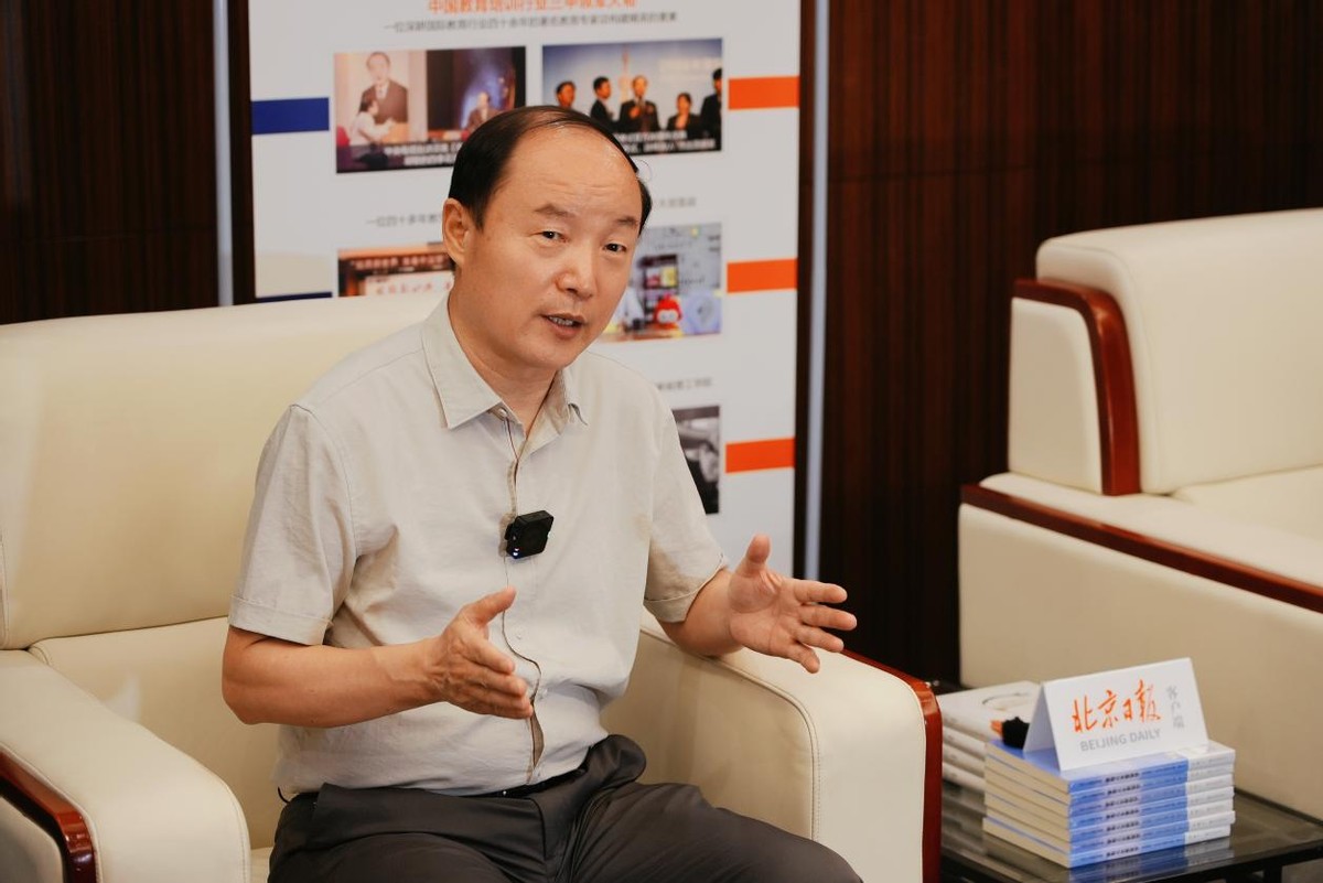 筑牢中国根基,培育全球胜任力——“家有儿女要留学”胡敏教授指引国际化人才培育|胡敏_新浪财经_新浪网