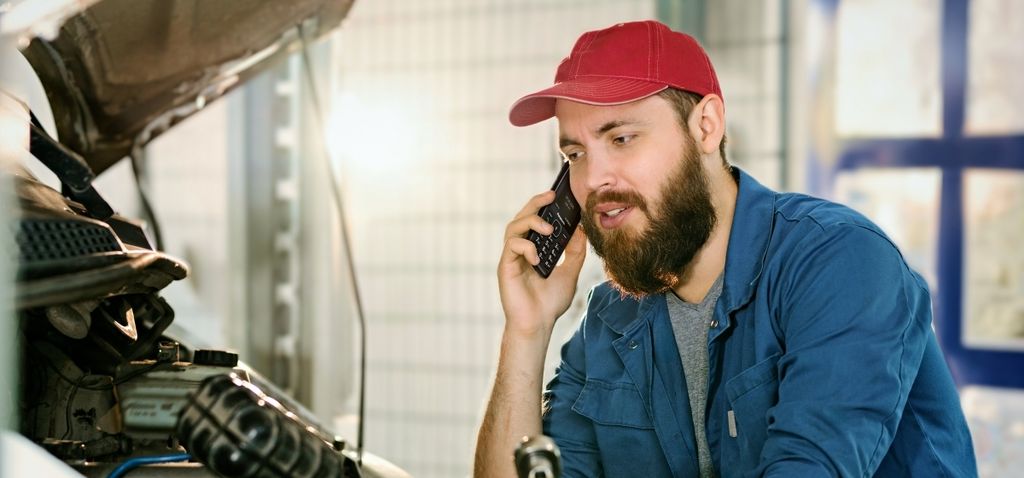 松下推 KX-TF400 功能手机：待机续航 200 小时、2.4 英寸屏幕、内置闪光灯，售 50 欧元