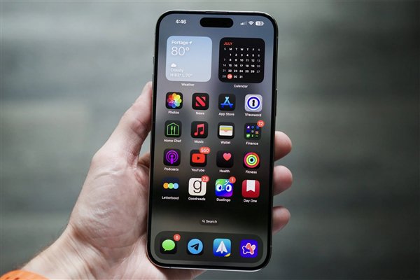 苹果再次挤压牙膏:iPhone 17系列升级无线充电