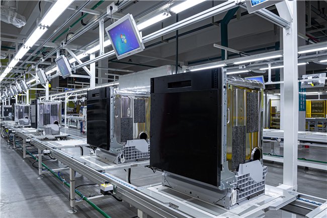 黄岛洗碗机制造基地生产线