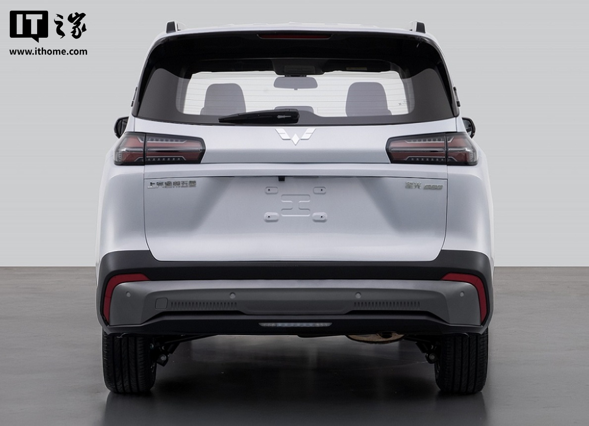 ▲ 插混和燃油版