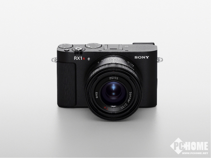 索尼发黑卡RX1R III全幅旗舰 6100万像素售价33999元