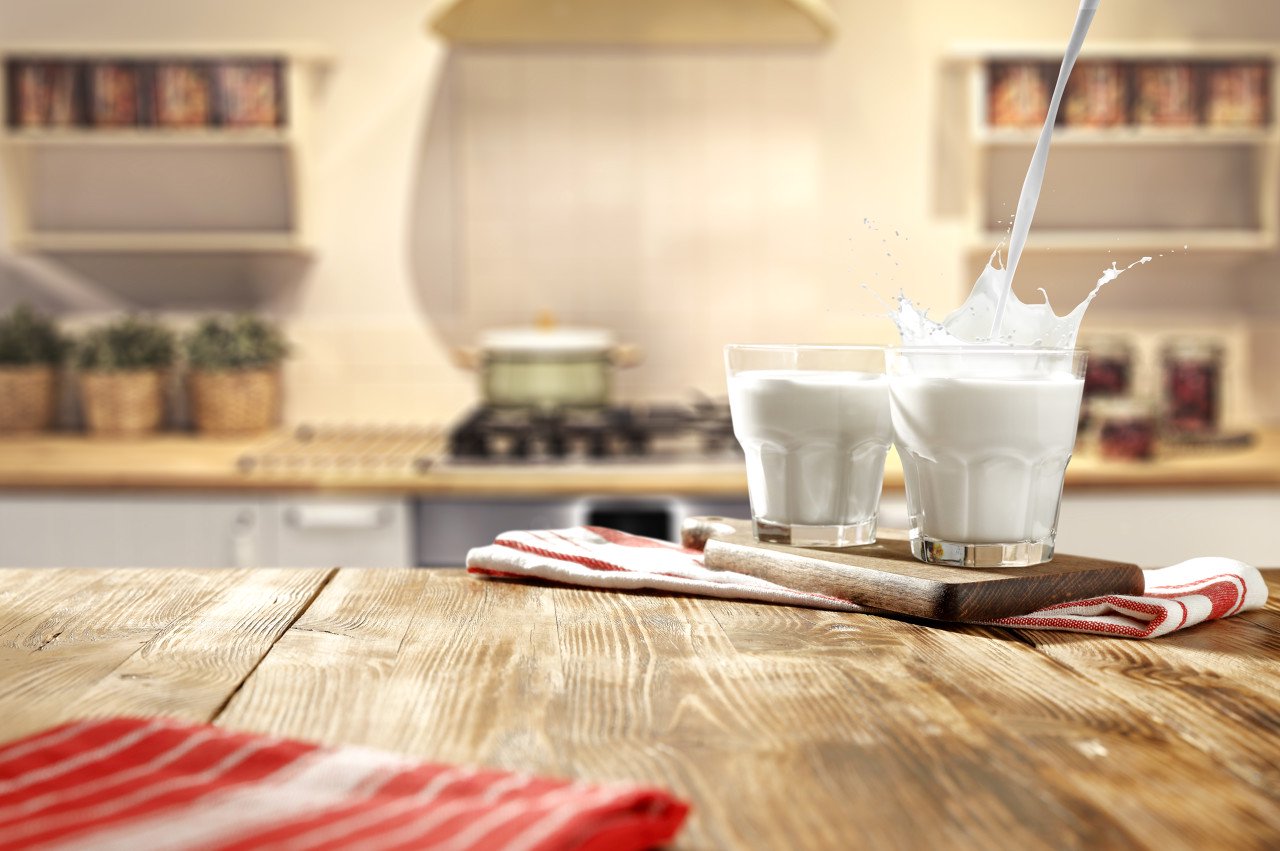 烘焙连锁业务继续改善，我的新江奶奶牛公司在