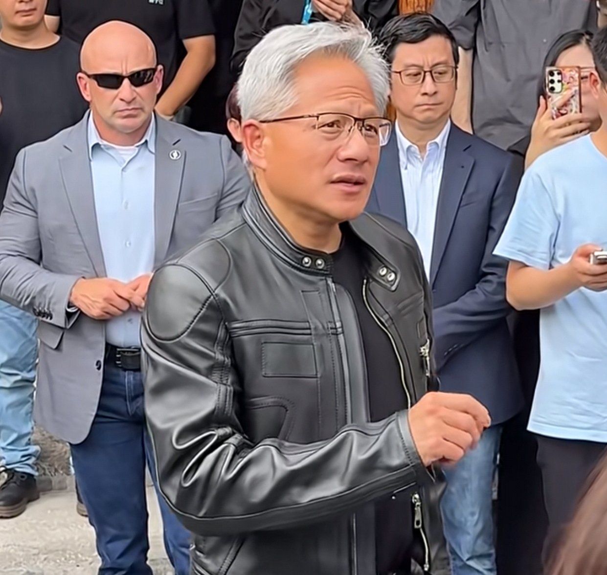 黄仁勋：任何贬低华为的人都极其天真无知