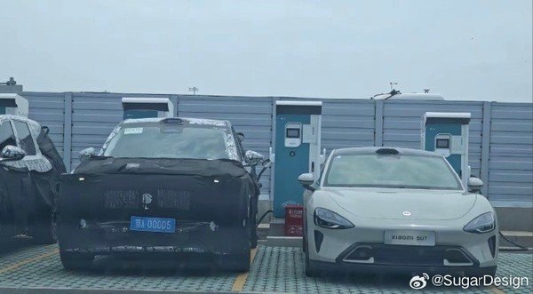 小米增程SUV最新谍照曝光：与SU7同框 设计很霸气