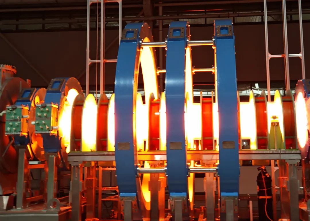 国内首台：新型可控核聚变装置成功实现等离子体点亮，不是托卡马克