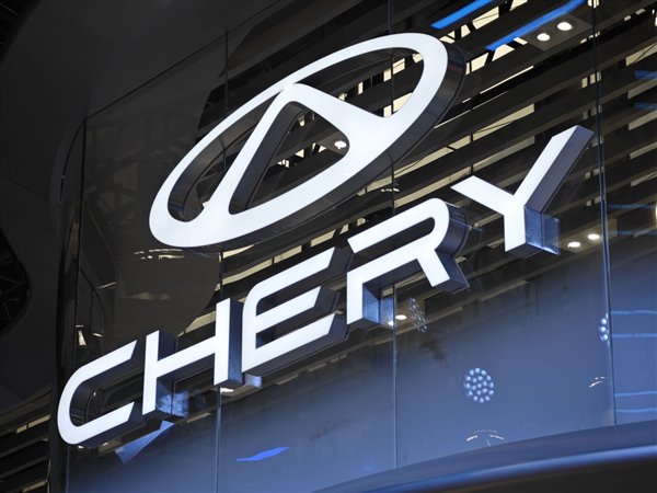 买车还能碰上假4S店 车主投诉：交钱后提车难、上牌难