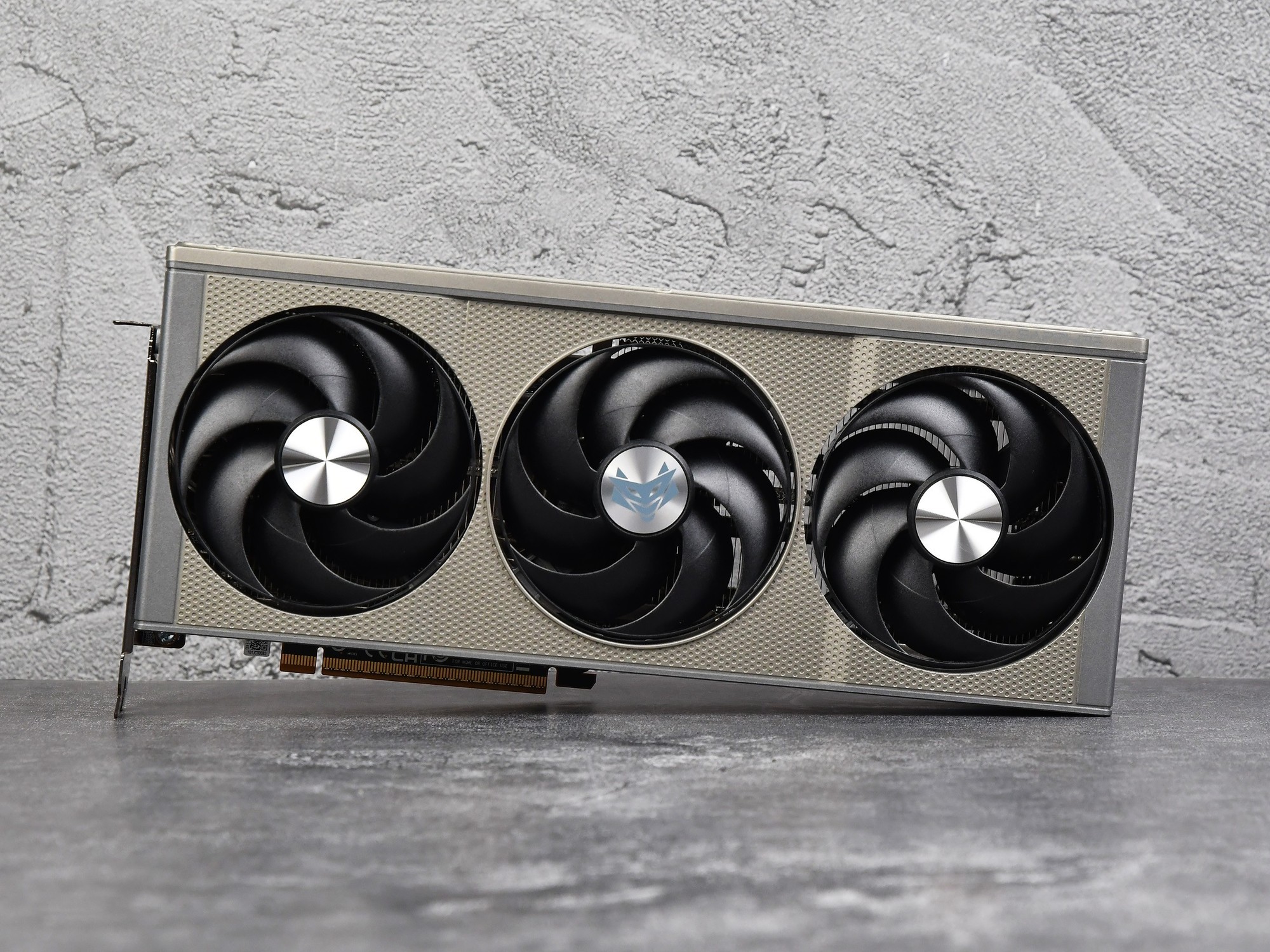 蓝宝石RX 9060 XT 16G《永劫无间》FSR 4实测：帧数更高 画质更好