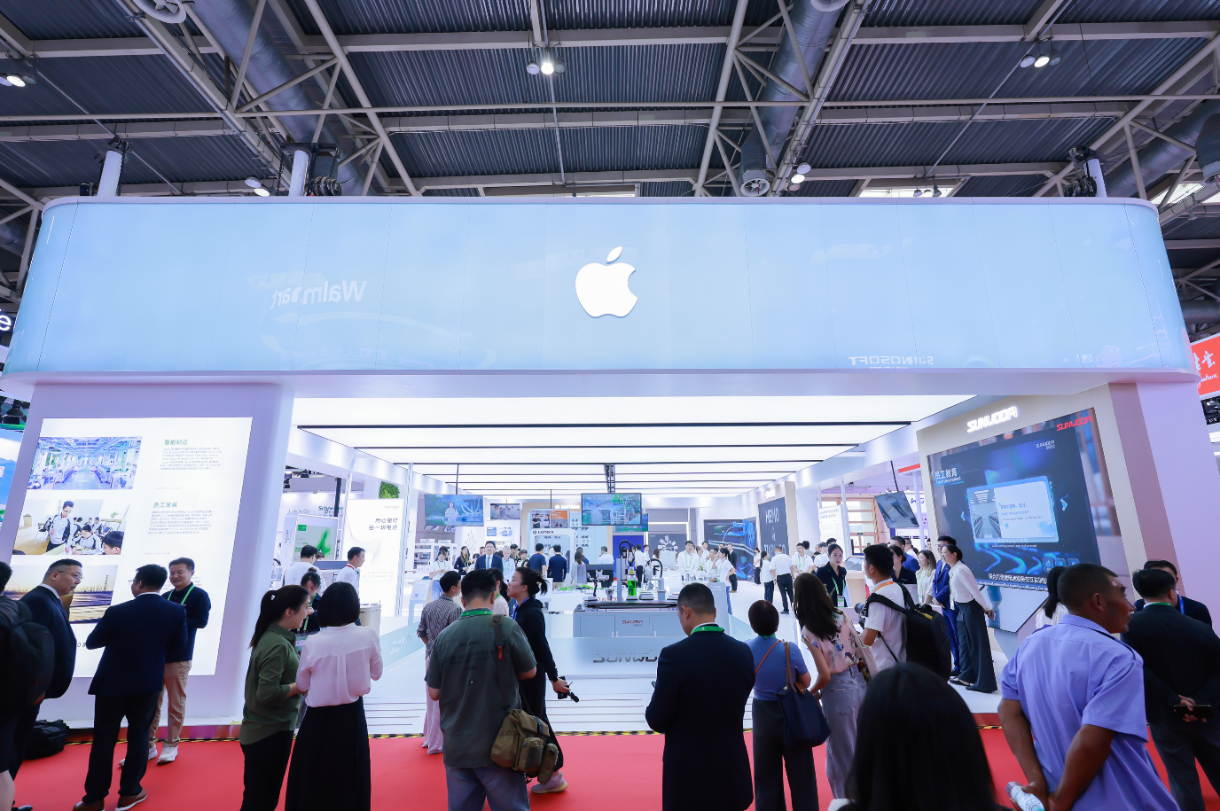 苹果与三家中国供应商亮相第三届链博会，展示智能制造与可持续发展新成果