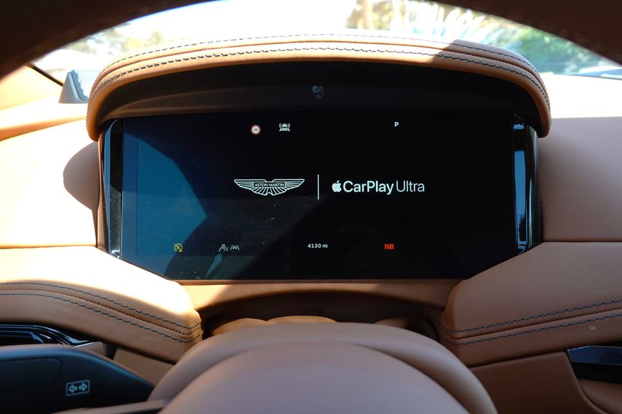 阿斯顿·马丁DB11测试测试，苹果Carplay Ultra Car连接