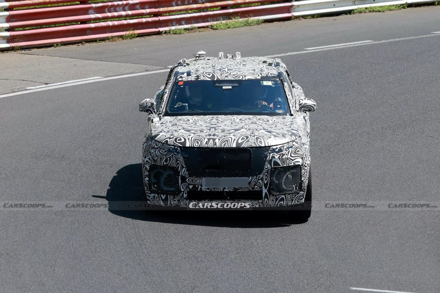 纯电路虎揽胜星脉现身纽北开展高强度测试，剑指明年春季亮相