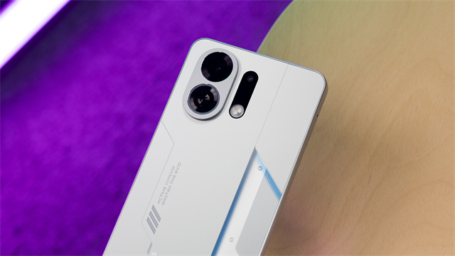 7000mAh冰川电池+主动散热风扇 OPPO K13 Turbo Pro性能续航兼得