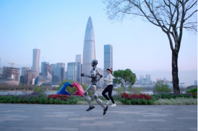 图片来源：众擎机器人微信公众号