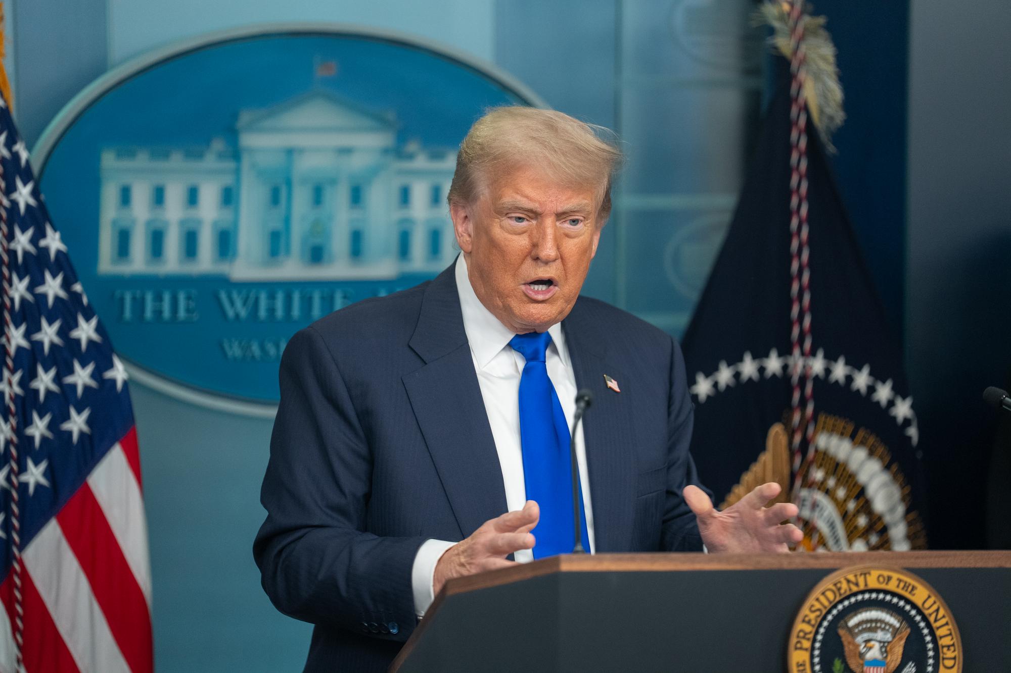 6月27日，美国总统特朗普在华盛顿白宫出席记者会。新华社记者胡友松摄