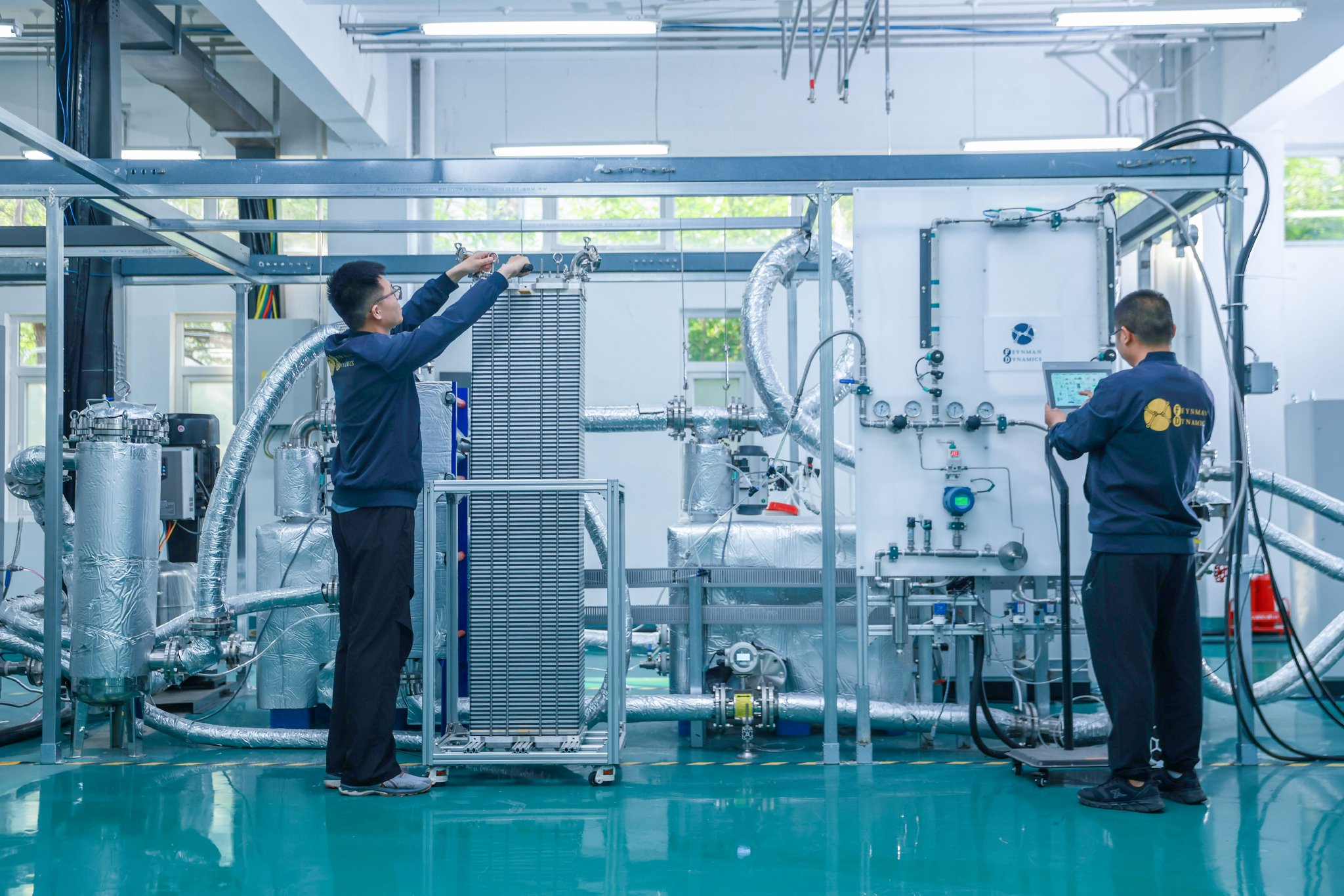 图为费曼动力研发制造的150千瓦大型二氧化碳电解器