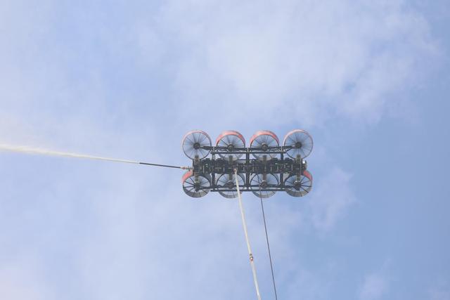 “敖钦”主战灭火无人机发布现场 廖志全 摄