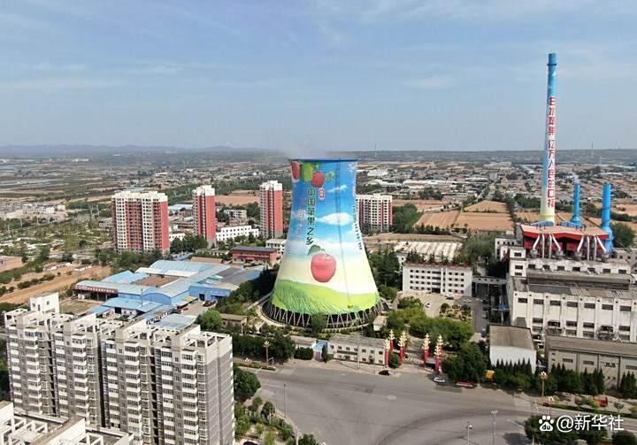 6月10日拍摄的陕西省渭南市白水县街景。新华社记者 李一博 摄