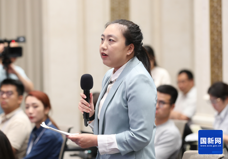 中央广播电视总台央视记者提问(赵一帆 摄)