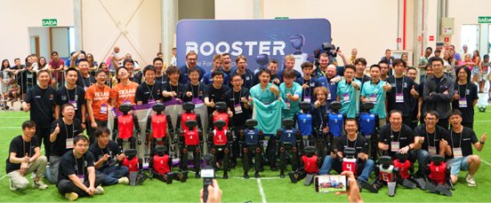 ▲ 2025 RoboCup 巴西机器人足球世界杯上,使用加速进化机器人的战队。