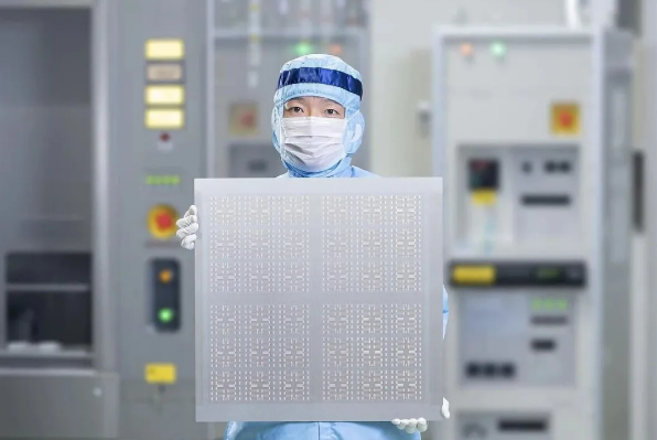 绘制面具限制！尼康在世界上推出了Riadler的第一