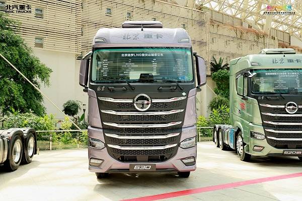 　　【追梦630燃气重卡】