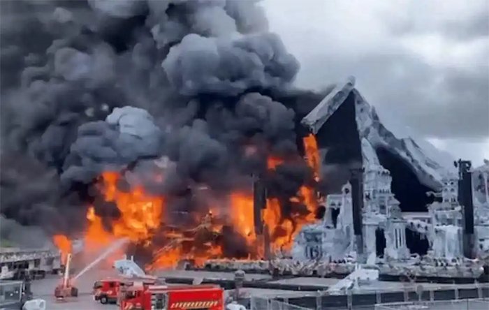 警钟！比利时小镇Tomorrowland音乐节主舞台LED显示屏着火