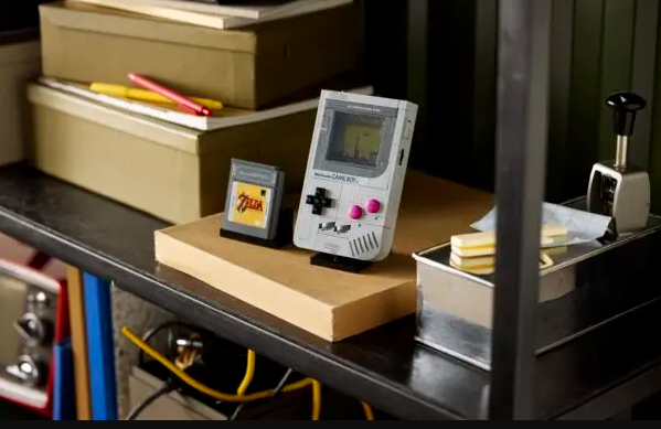 乐高复刻任天堂初代GB掌机