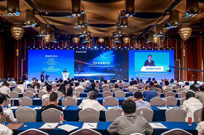 佳能（中国）有限公司副总经理栗开宇分享“佳直播PRO”技术信息