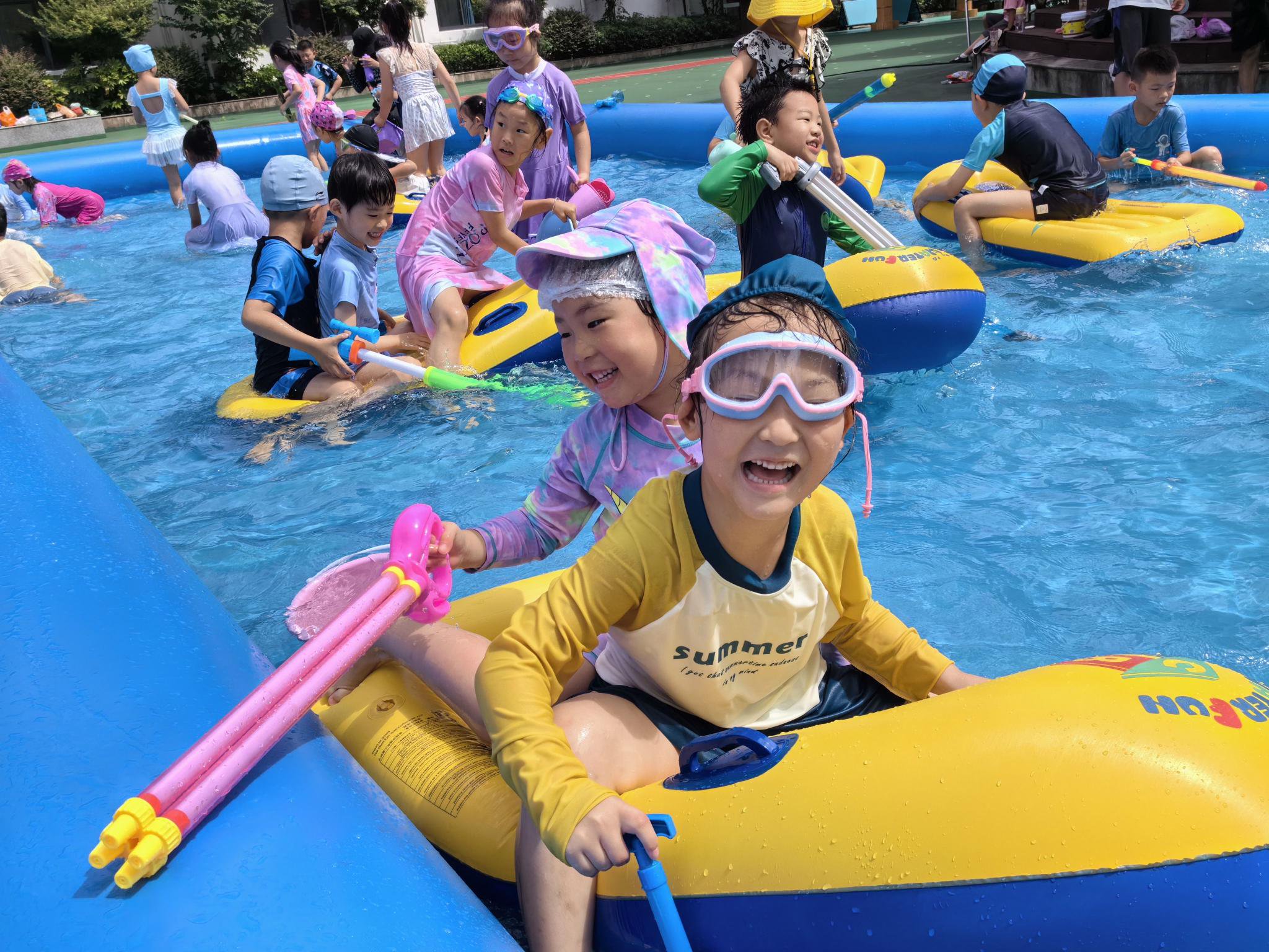 屯溪示范幼儿园:水上冲浪 激情夏日