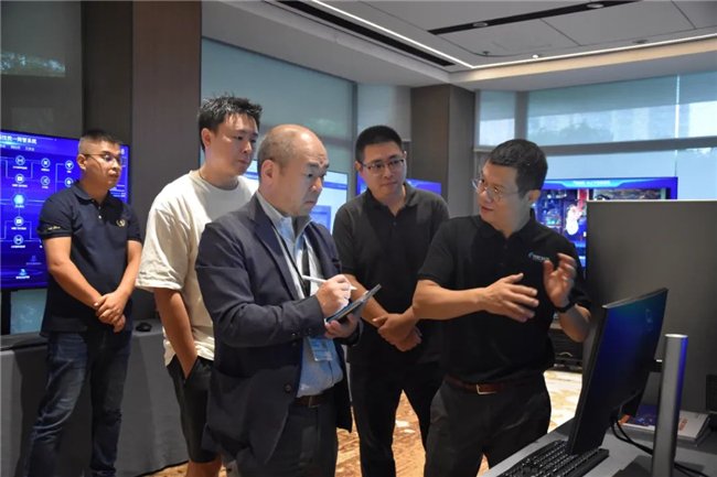 （现场嘉宾感叹AI制播的高效与便利）