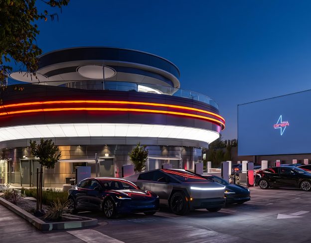 特斯拉 LED 露天影院开始在洛杉矶试运营