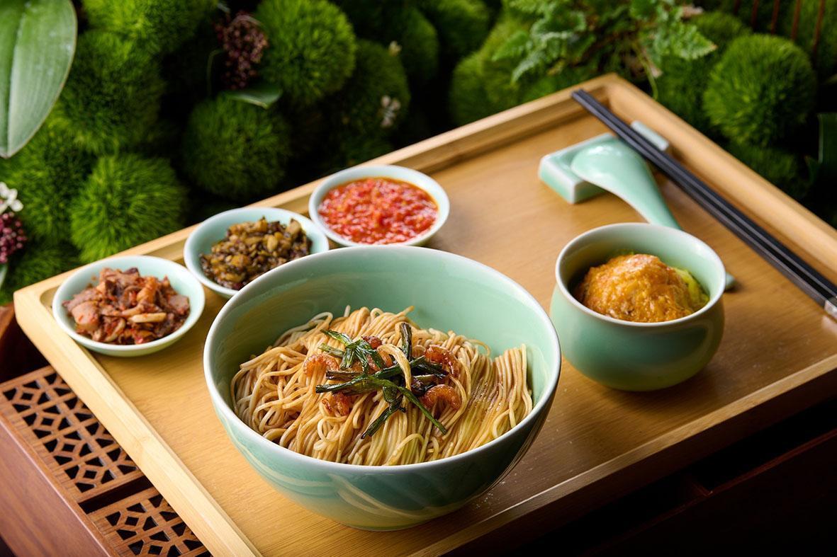 “大堂茶座x绿波廊”限定早餐蟹粉狮子头