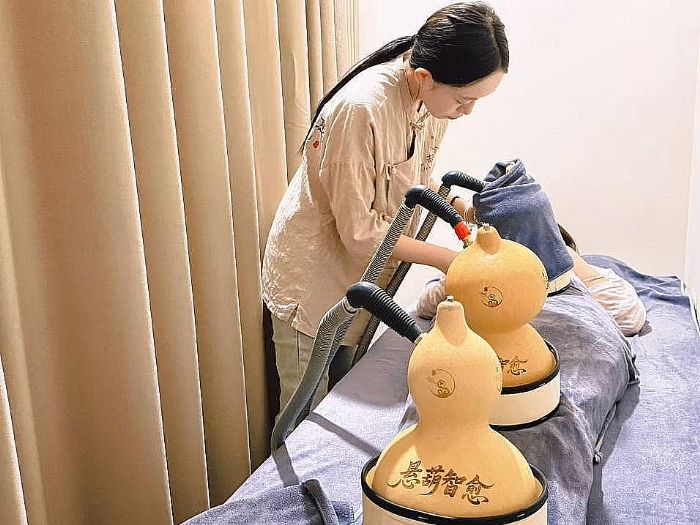 “智能检测+中医理疗”公益活动,助力居民健康调养|理疗|艾灸|中医_新浪科技_新浪网