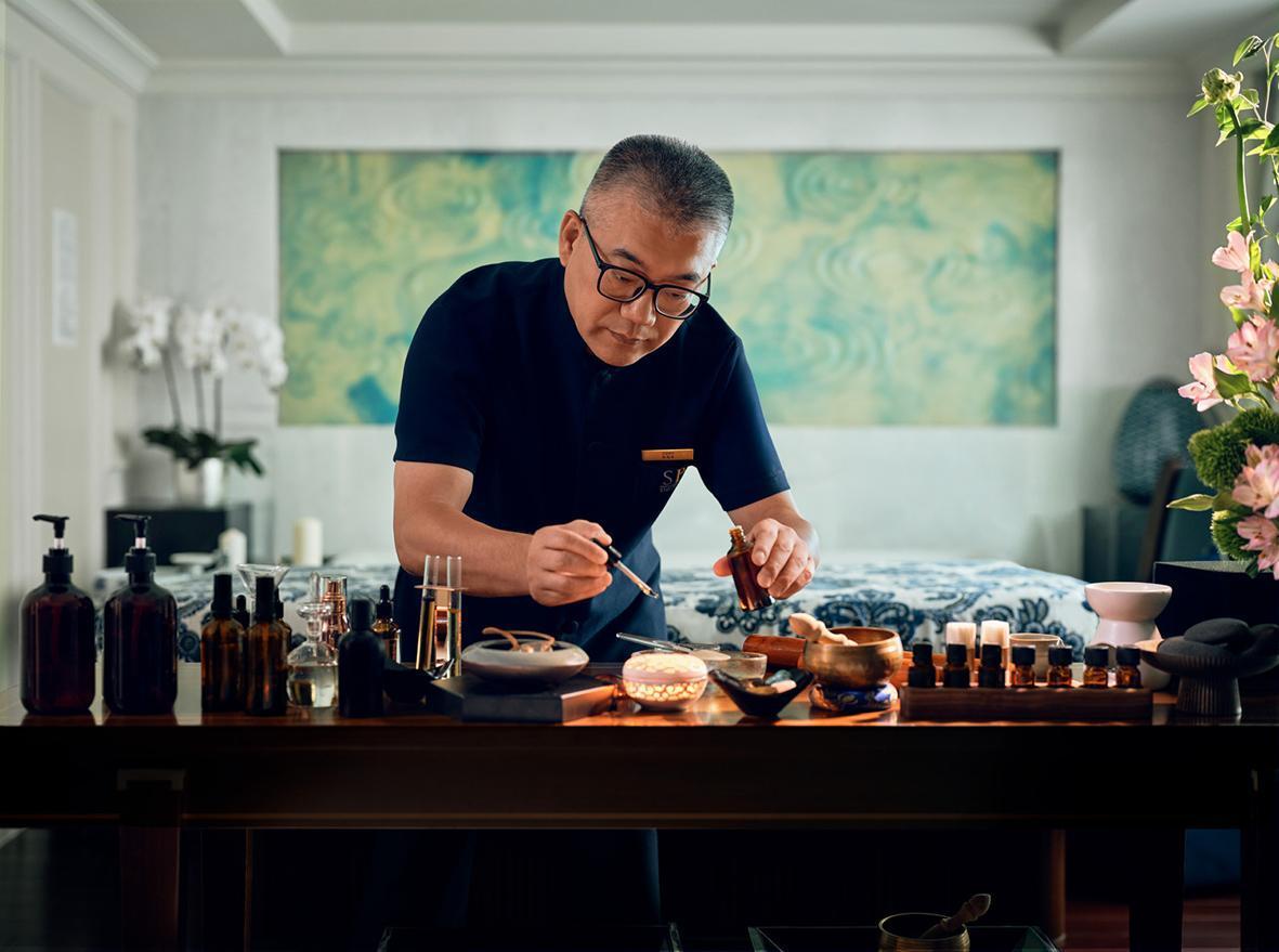 「体验上海·半岛视界」中医按摩师Tony Wu