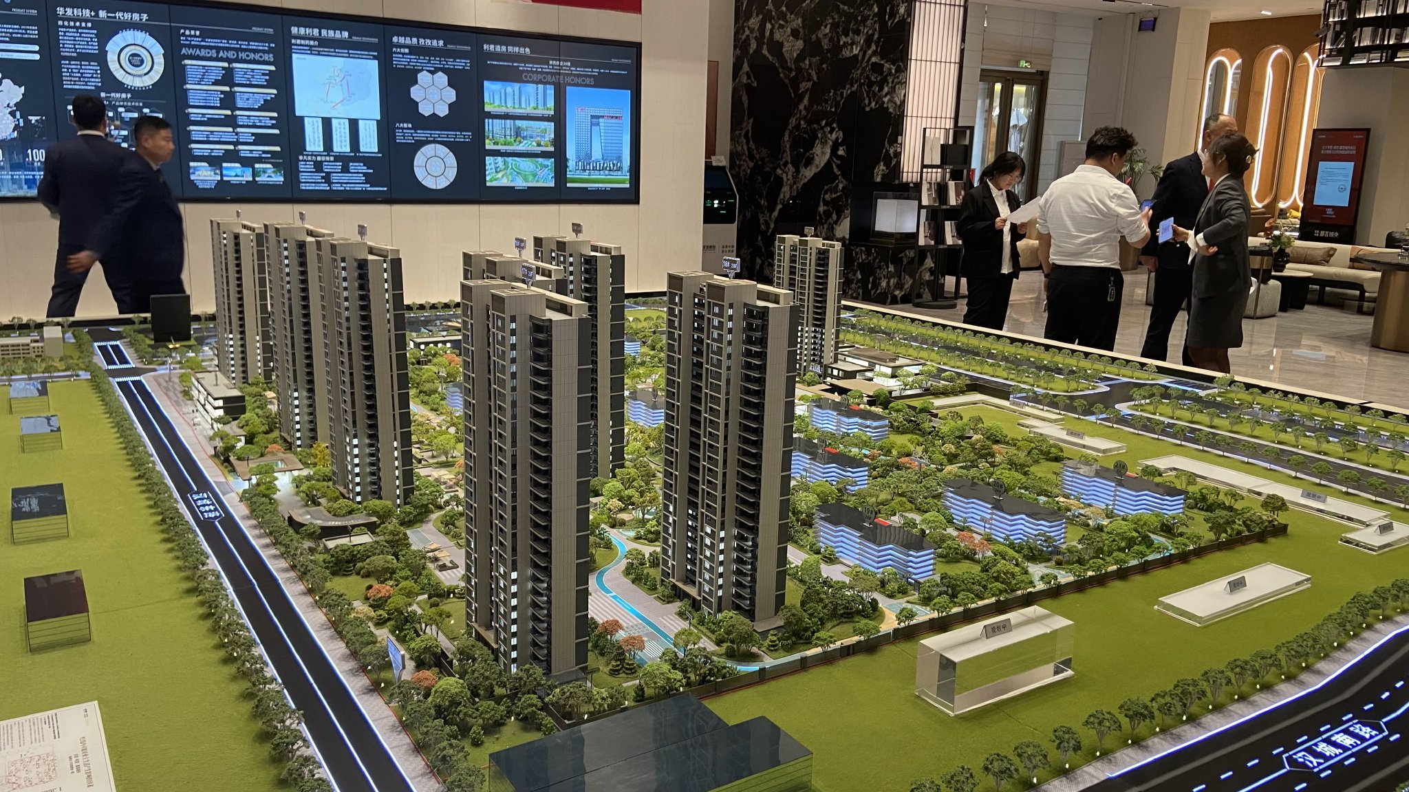 西安楼市“半年报”：调整仍在持续 土地市场先回暖|西安市_新浪财经_新浪网