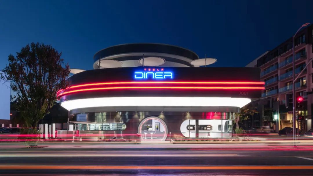 马斯克开的特斯拉餐厅，真模仿不了一点！