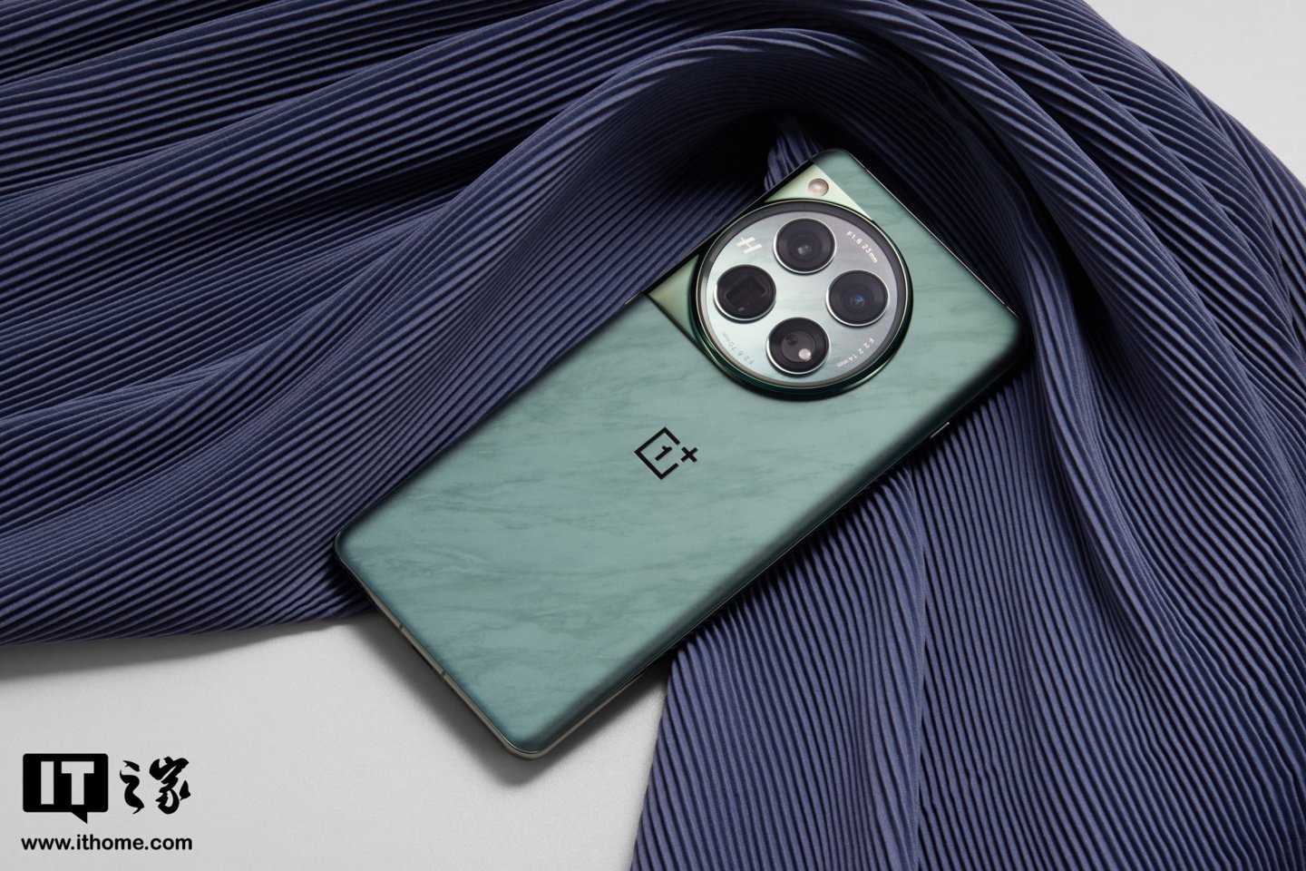 启用OnePlus 12 Color 15.0.0.840版本更新，添加手机在